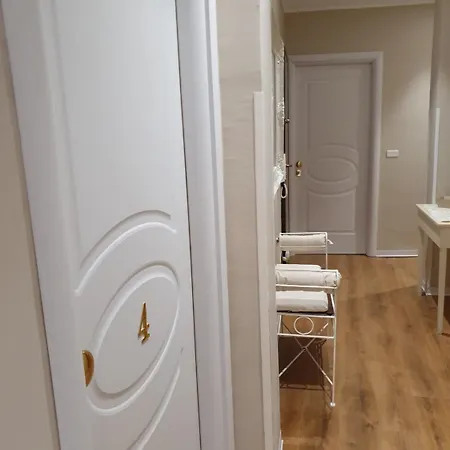 Konukevi Piazza Carmine 3*